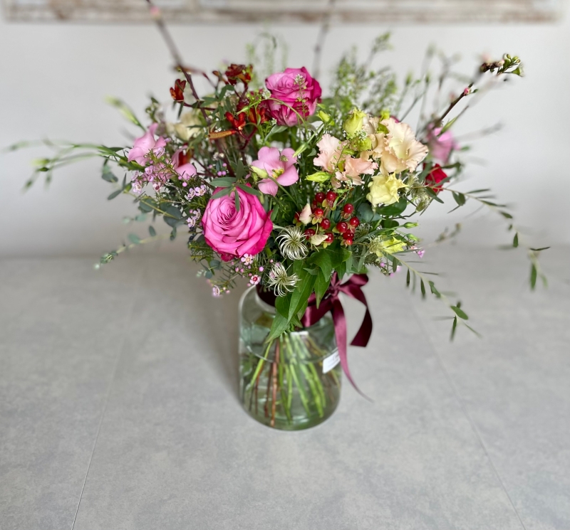 Florists choice of flowers in an included eco vase. buy online or