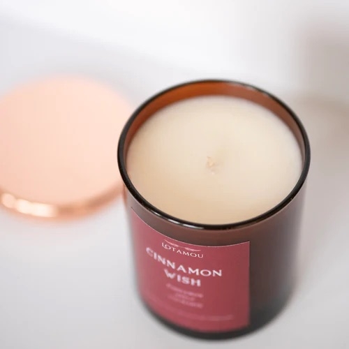 Luxurious hand made ‘cinnamon wish’ soy candle, packaged in a beautiful box with a bow.