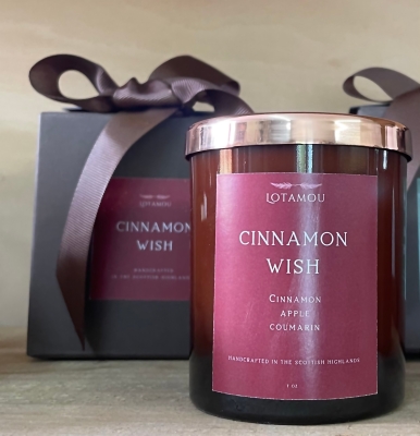 Luxurious hand made ‘cinnamon wish’ soy candle, packaged in a beautiful box with a bow.