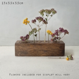 A cute flower bar of dried flowers from our East of India range, (flowers may vary).
