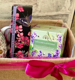 Pretty ‘NAN’ hamper, a perfect gift for nan!